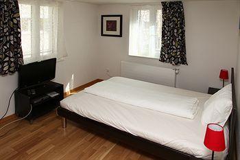 Swiss Star Guesthouse District 4 - Contactless Self Check-In Zurich Exterior photo